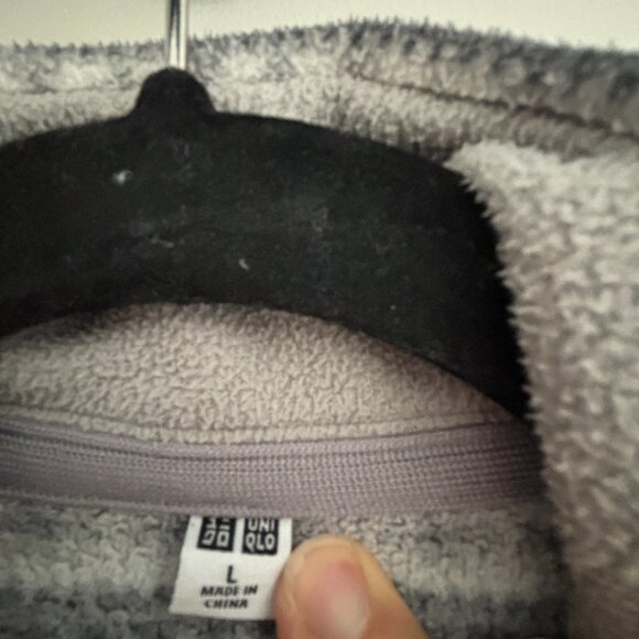 Uniglo Real Soft & Warm zip up - Picture 3 of 6